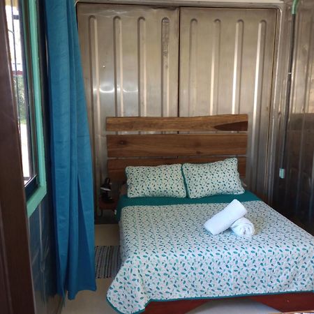 Container House Cahuita Hotel Ngoại thất bức ảnh