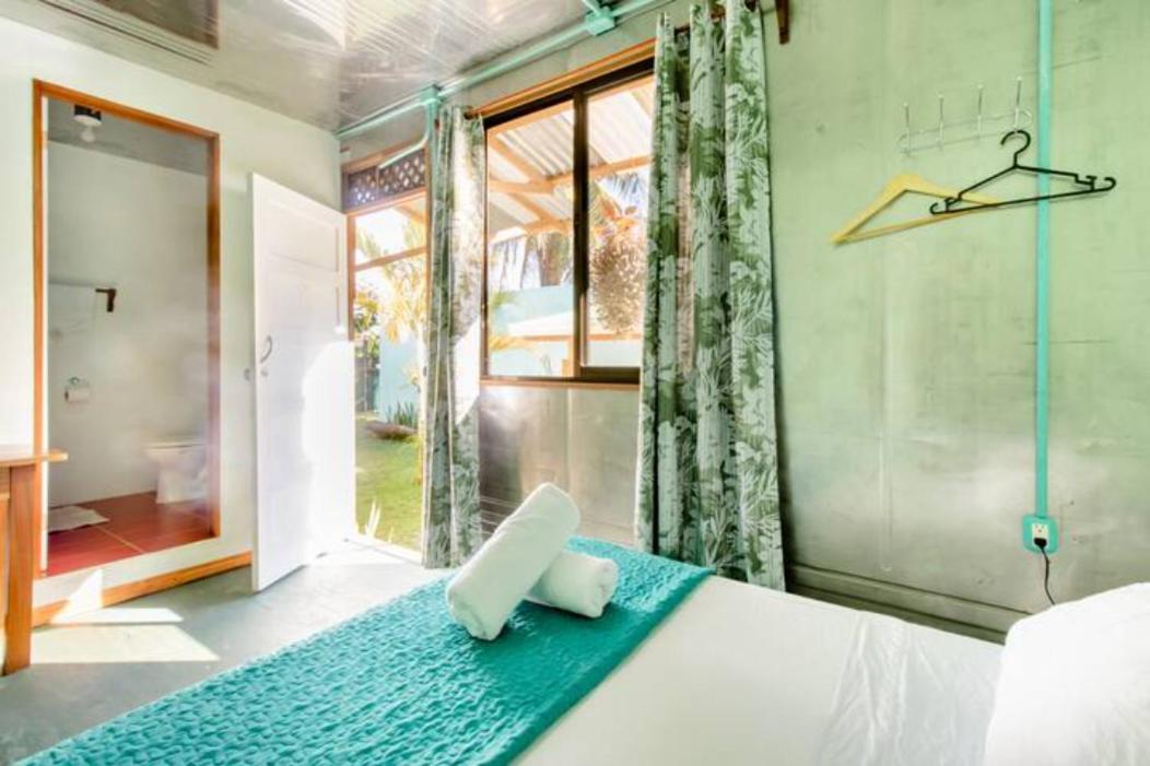 Container House Cahuita Hotel Ngoại thất bức ảnh